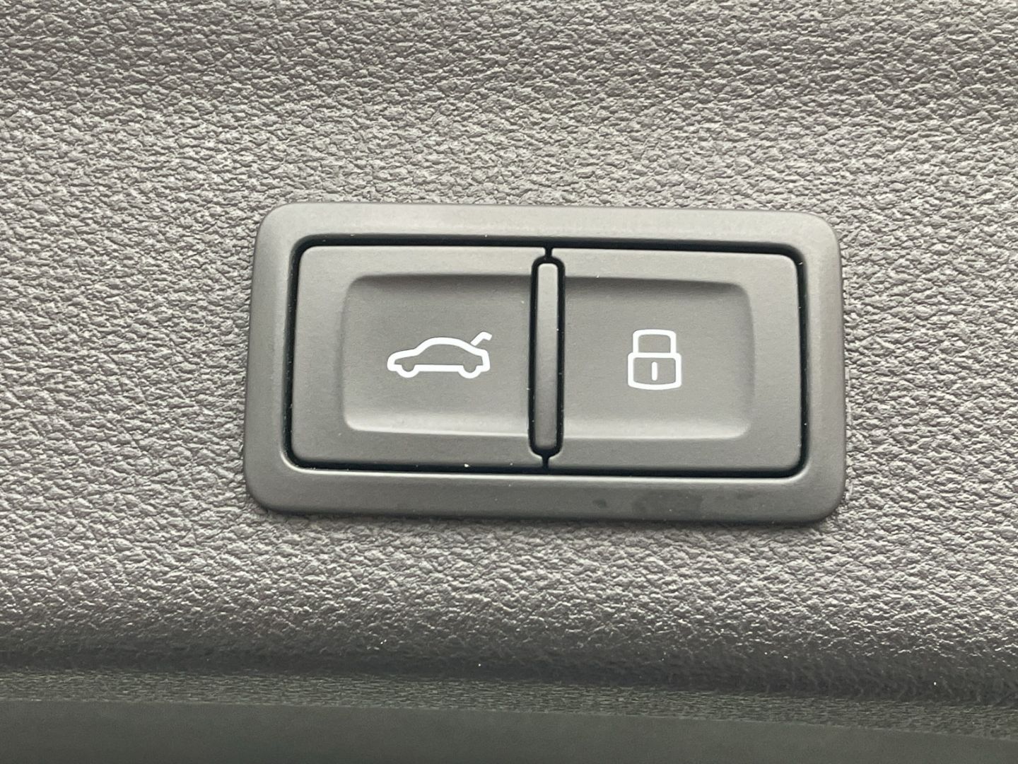 RS6 Avant AHK/B&O/RS-AGA/Matrix/AIR susp/280km/h