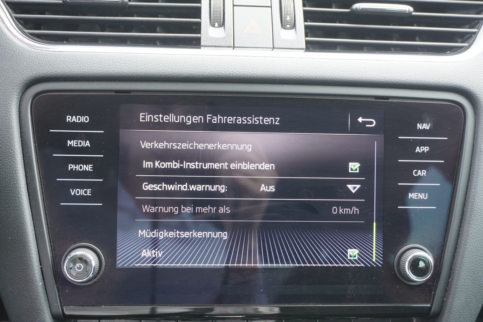Skoda Octavia 1.5 TSI Clever DSG LED Navi ACC PDC foto 22