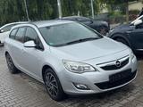 Opel Astra J Sports Tourer Edition - Opel Astra aus 2011 mit Diesel-Antrieb