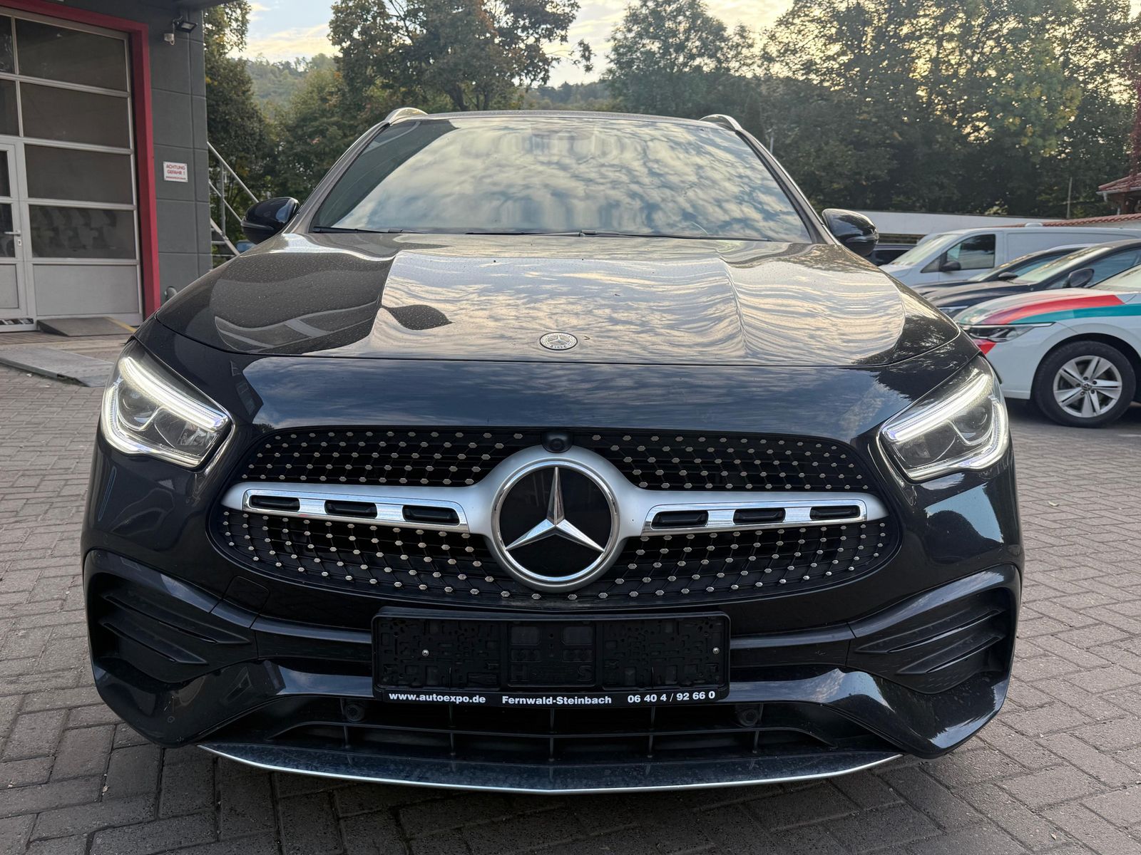 Fahrzeugabbildung Mercedes-Benz GLA 200 d 8G AMG-Line LED+NAV+SHZ+AHK+KAM+CARPL+