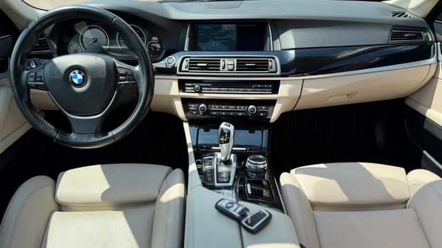 BMW 530d Touring xDrive *LED*HEAD-UP*PANO*KAMERA*