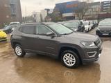 Jeep Compass Limited 4WD TÜV 03.2026 4x4 - graue Jeep Compass