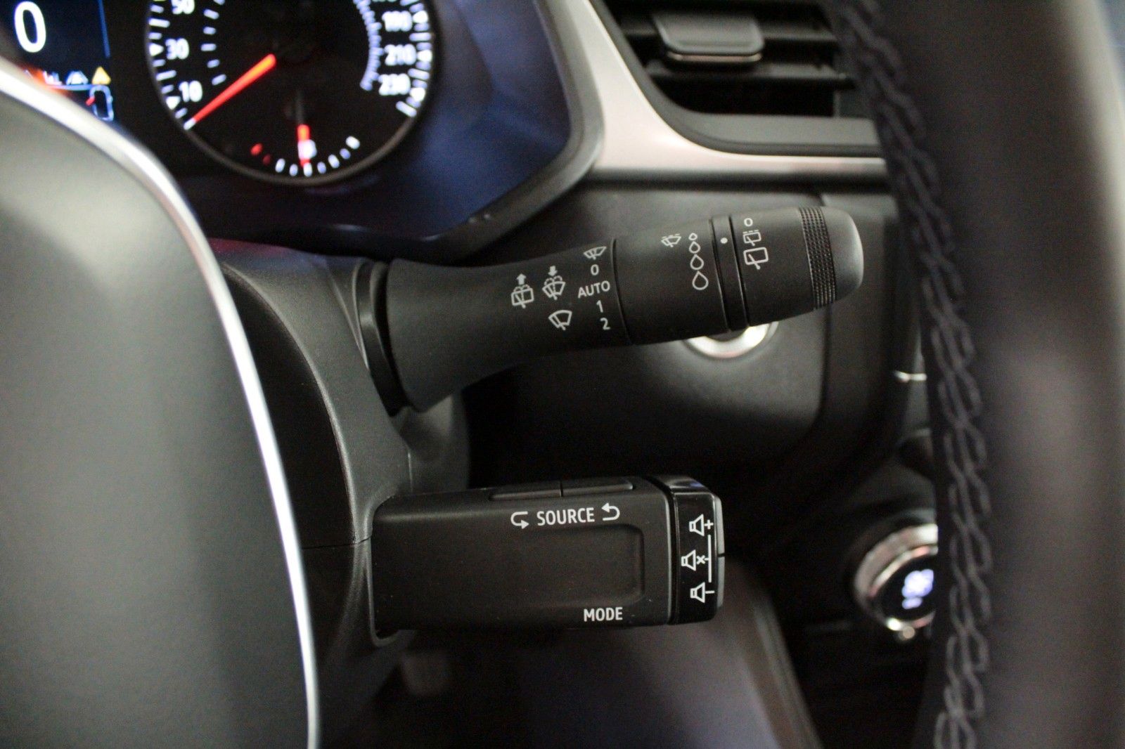 Fahrzeugabbildung Renault Captur Mild Hybrid 140  EDC Evolution*Easy Link*
