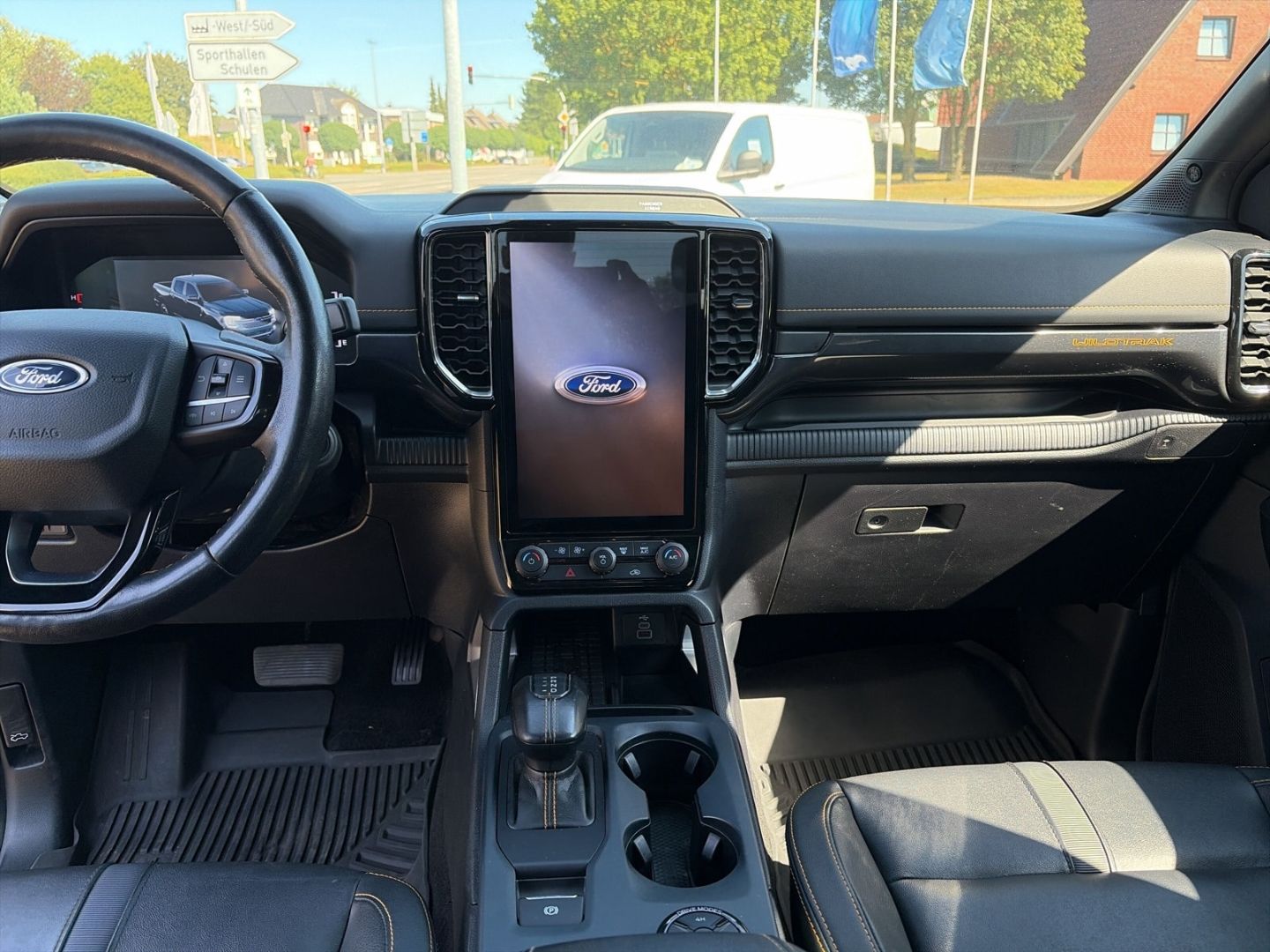 Fahrzeugabbildung Ford Ranger Wildtrak e-4WD Doppelkabine 3.0 Ecoblue E
