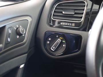 Volkswagen Golf Variant 1.6TDI DSG IQ DRIVE LED KAMERA ACC