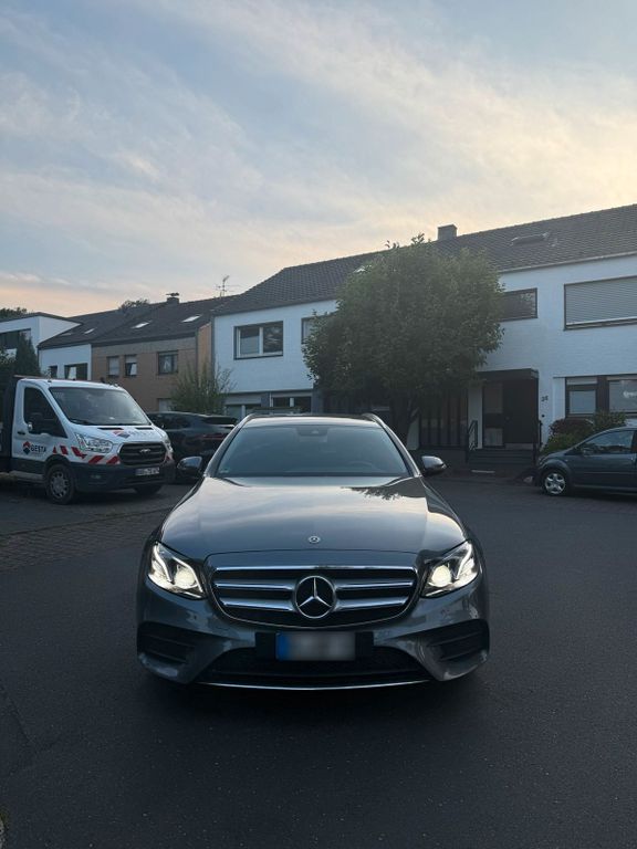 Image of Mercedes-Benz E 200