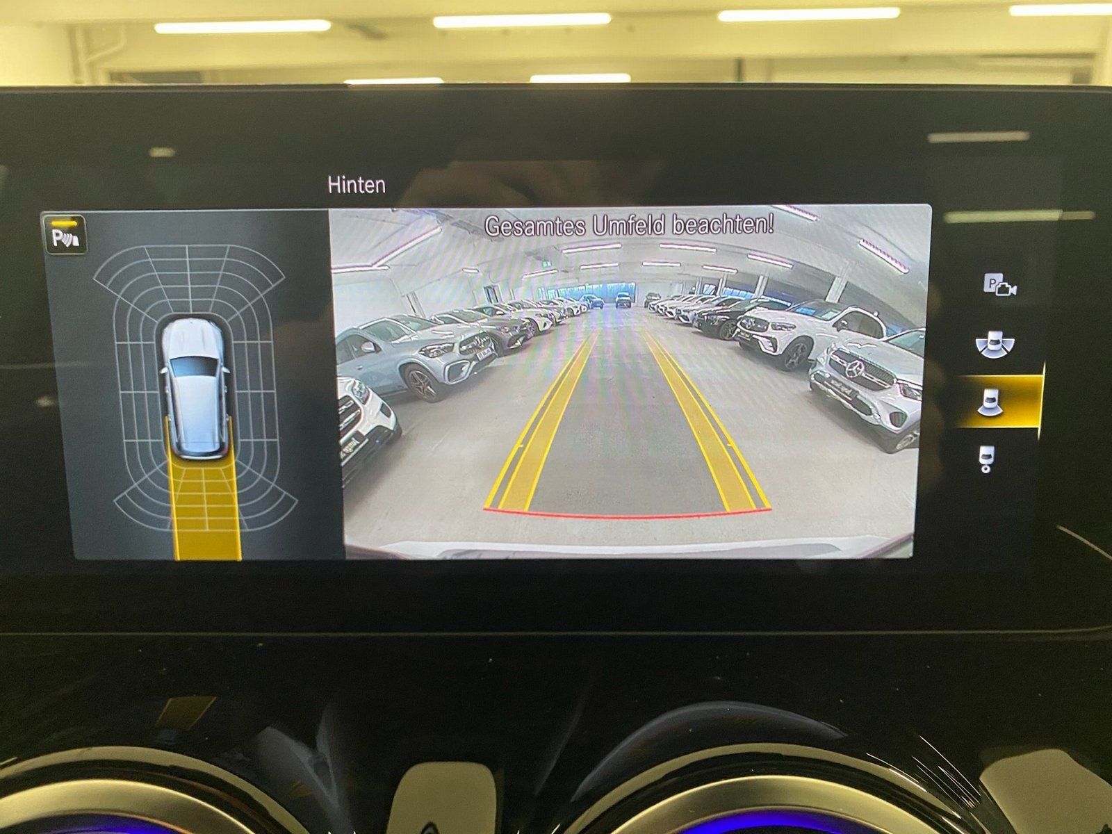 Fahrzeugabbildung Mercedes-Benz GLB 250 4M AMG*AHK*MultiBeam*Kamera*Easy-Pack*