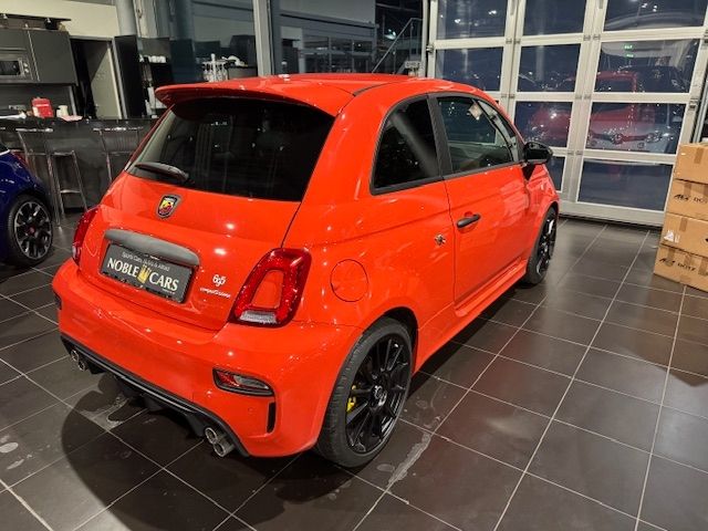 Fahrzeugabbildung Abarth 695 Autom. Beats Navi Carplay PDC