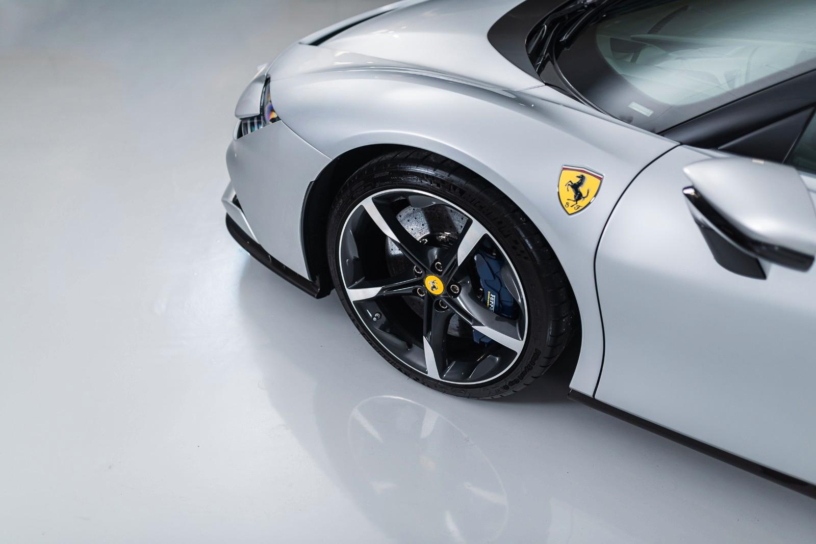 Ferrari SF90 - Garantie, Carbon, Lift, JBL, VAT