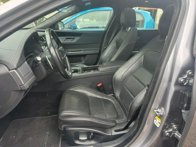 Fahrzeugabbildung Jaguar XF 20d 180PS R-Sport Sportbrake LEDER KAMERA