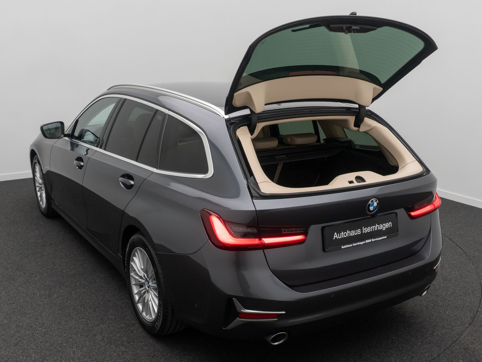 Fahrzeugabbildung BMW 320d xD Luxury Line ACC DAB Laser Kamera Memory
