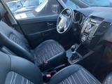 Kia Venga 1.6 Mind - schwarze Kia Venga