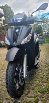 Piaggio Medley s 125 neuwertig  - PIAGGIO MEDLEY 125 S