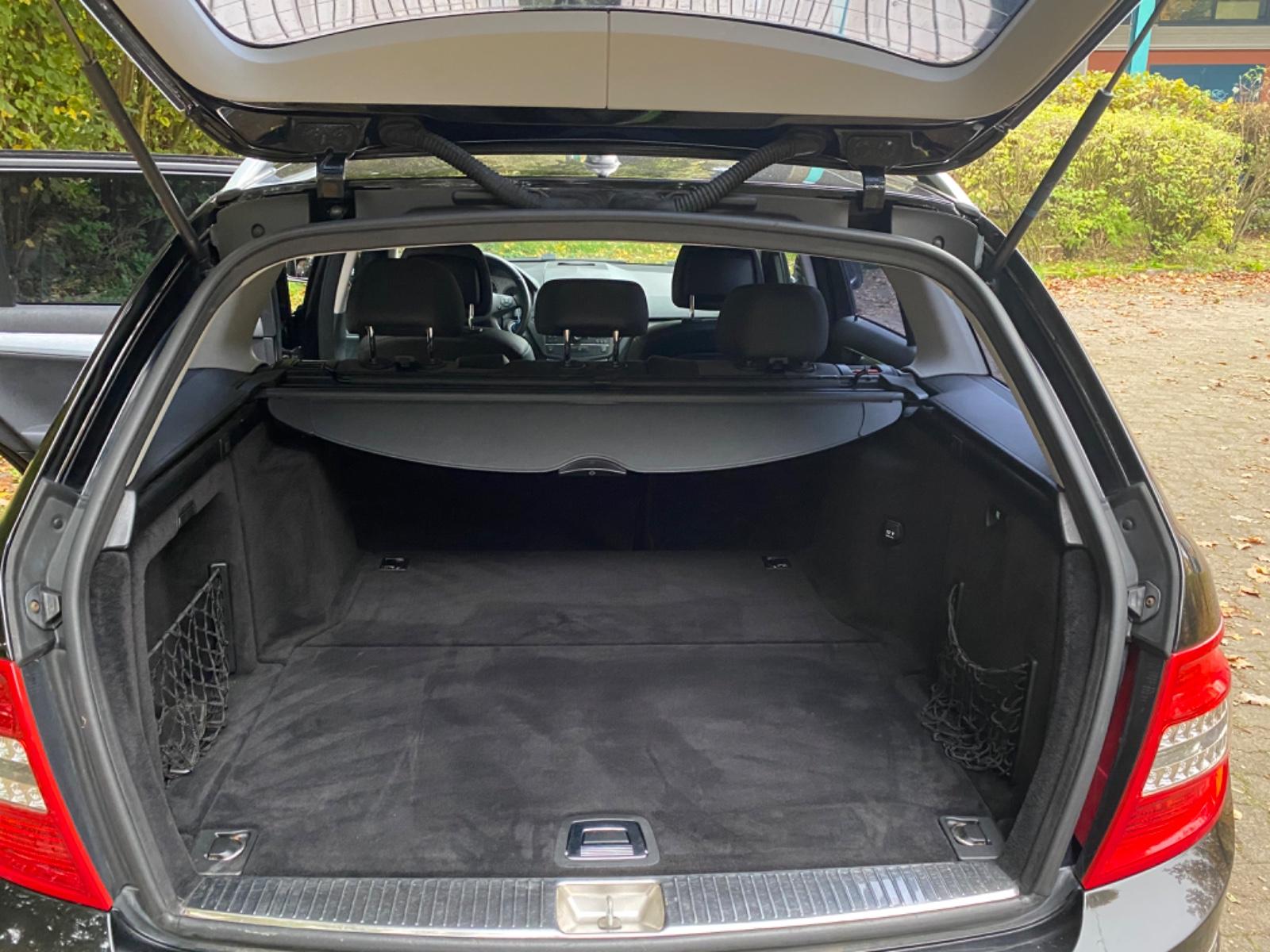 Mercedes-Benz C200 2013 — photo 20