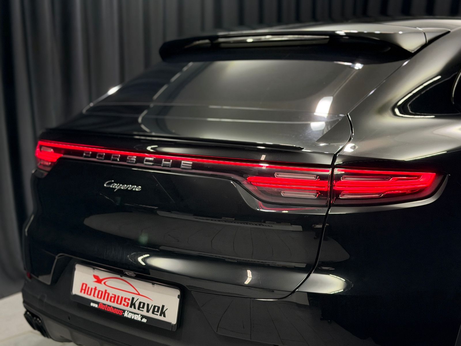 Fahrzeugabbildung Porsche Cayenne Coupe Basis |LED|LUFT|STDHZ