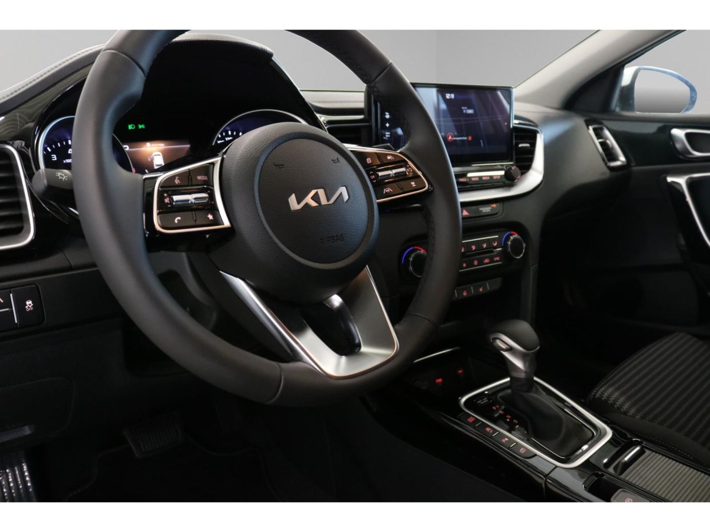 Fahrzeugabbildung Kia Ceed Ultimate Edition 1,5 T-GDi 48 V LED 17 Zoll