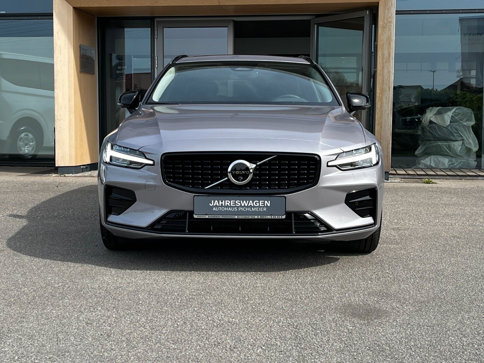Volvo V60 B4 Plus Dark foto 2