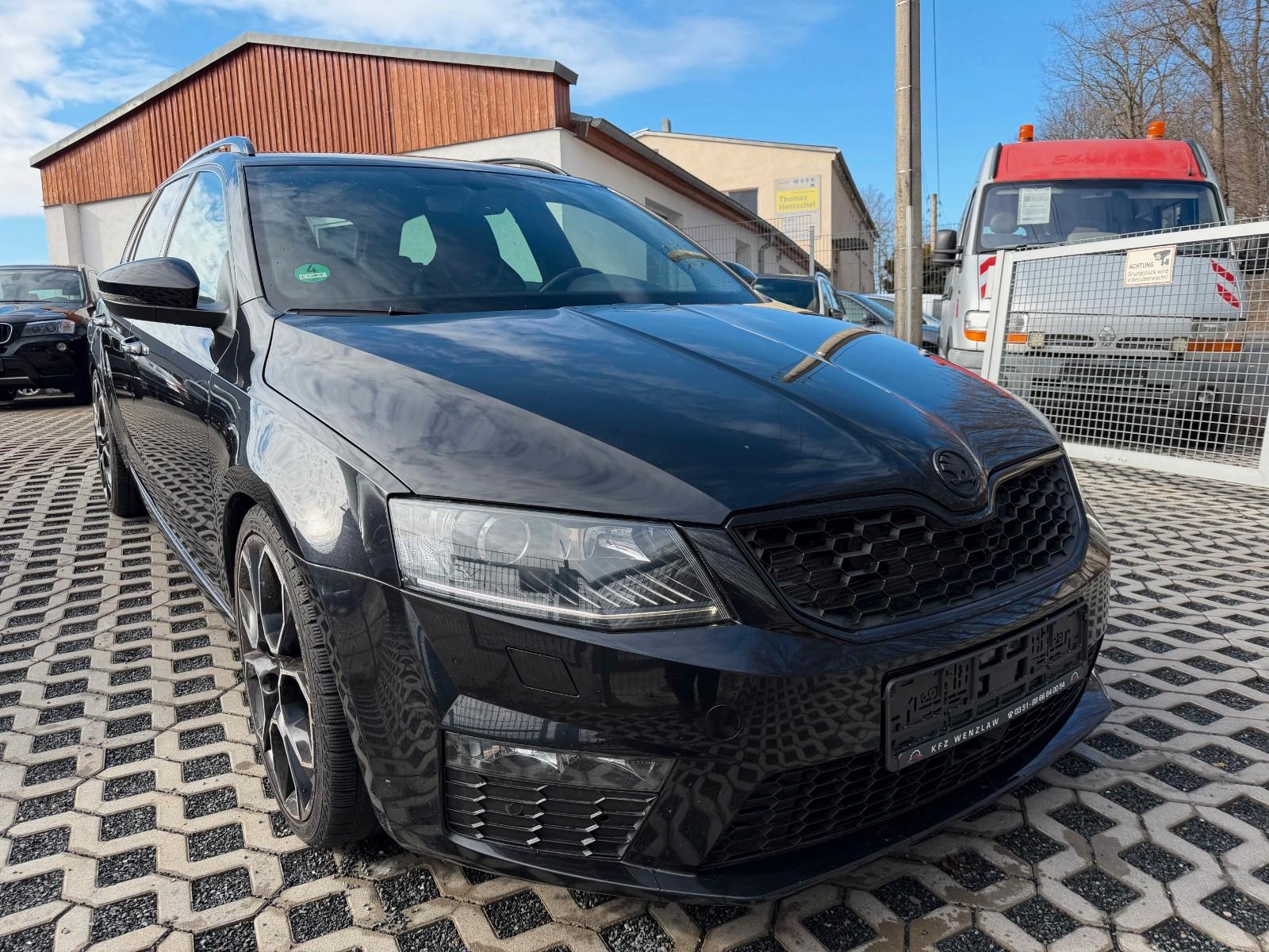 Skoda Octavia 2.0TSI RS Combi*DAB*DSG*Xenon*Navi*Leder