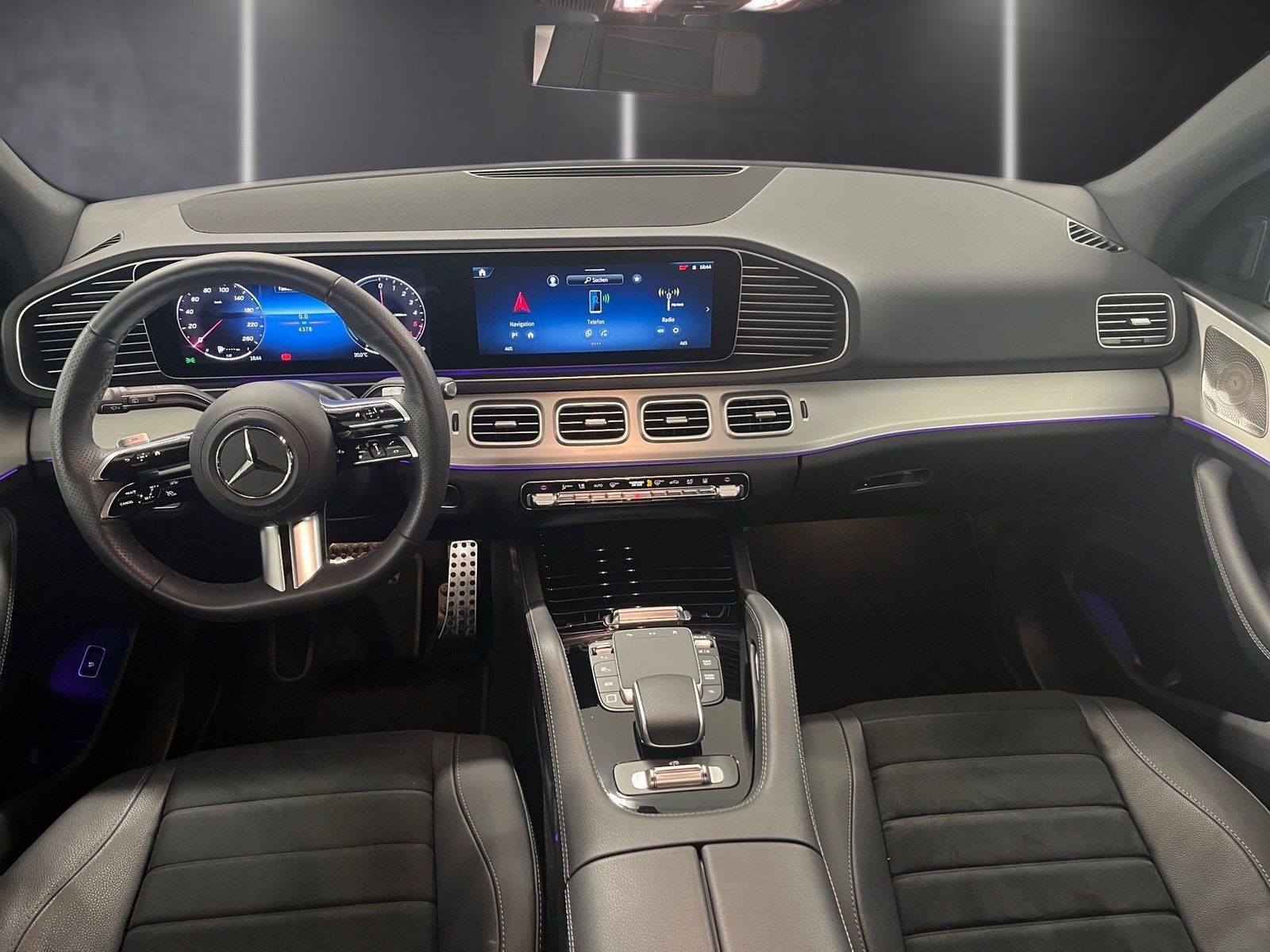 Fahrzeugabbildung Mercedes-Benz GLE 350 de 4M AMG*Distroni*360*Airmatic*AHK*Pano