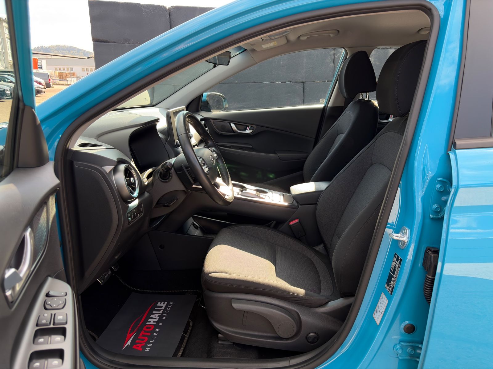 Fahrzeugabbildung Hyundai KONA E Select 2WD ACC LKAS SHZ LHZ CAM CarPlay