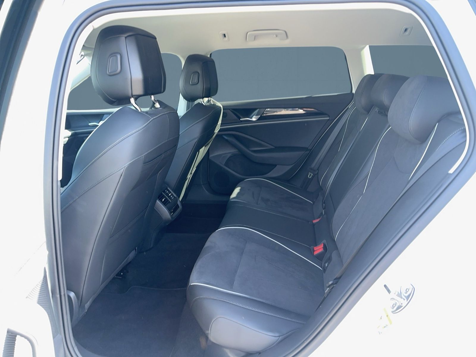 Volkswagen Passat - Bild 11