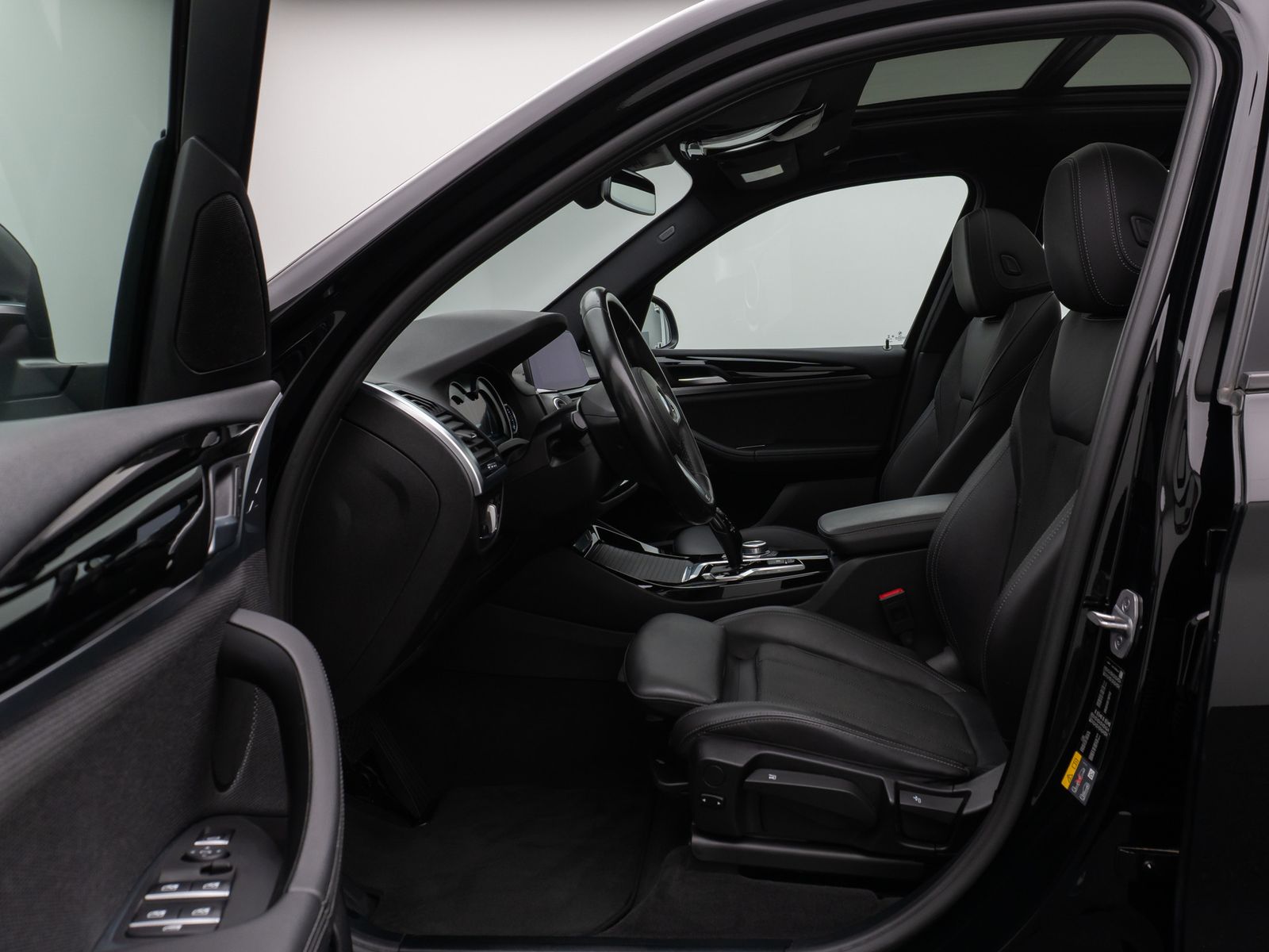 Fahrzeugabbildung BMW X3 xD30e Panorama DAB HiFi Leder M Sport 20Zoll