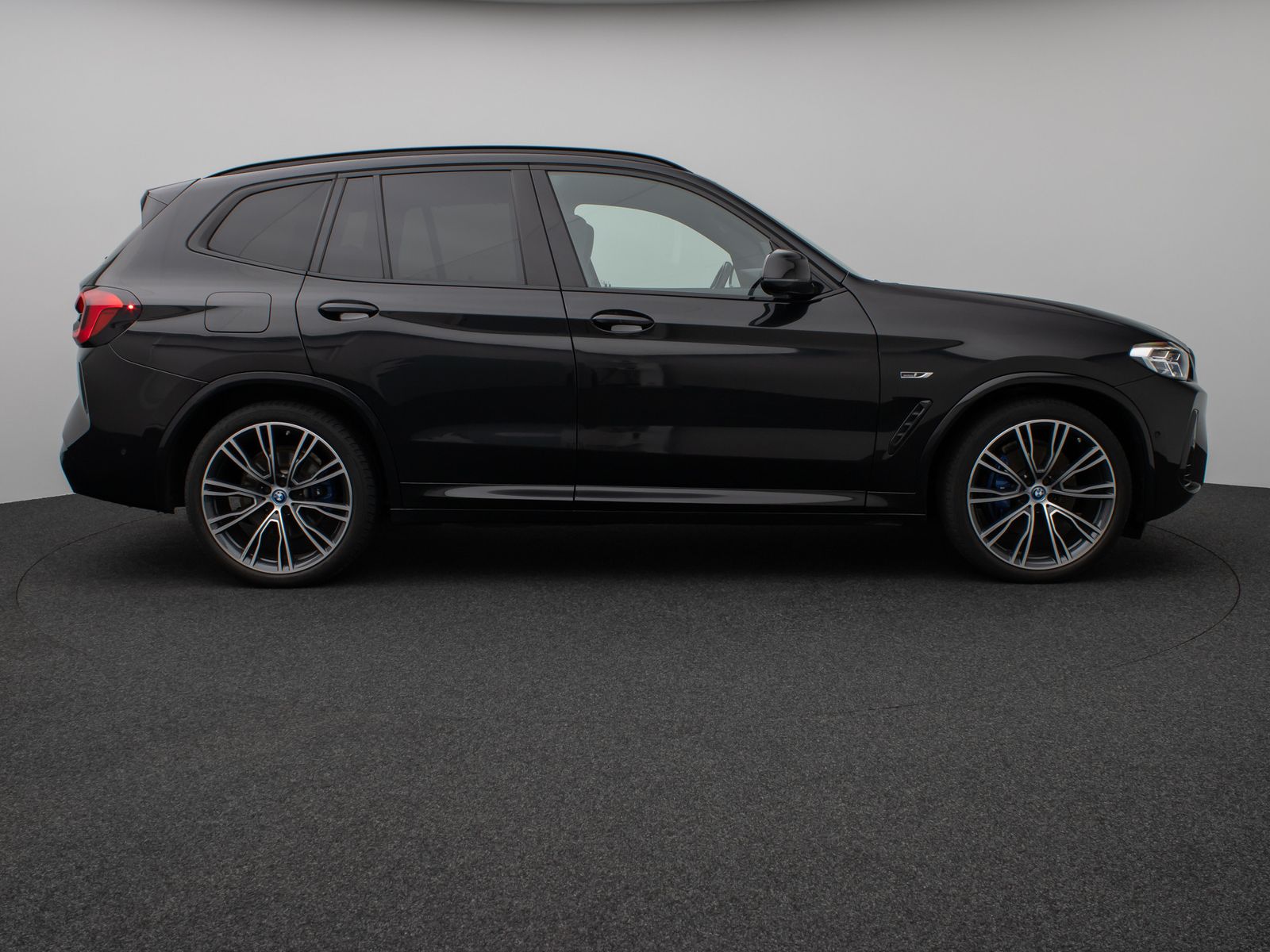 Fahrzeugabbildung BMW X3 xD30e M Sport Panorama Kamera HUD DAB H/K 21"