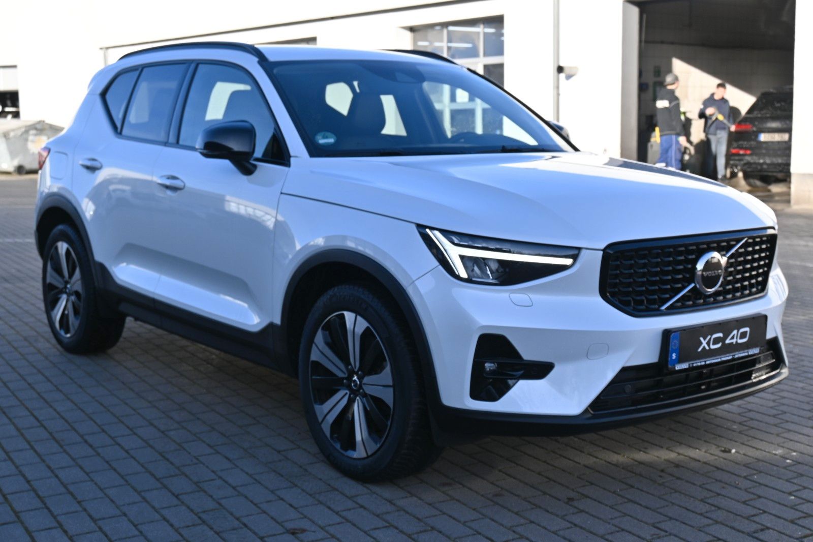Fahrzeugabbildung Volvo XC40 T5 Recharge Plus Dark*H&K*BLIS*RFK*AHK