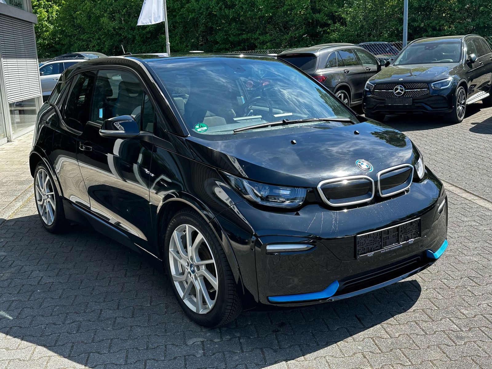 Fahrzeugabbildung BMW i3 s 120Ah PANO+NAVI+LED+SITZHZ+KAMER+TEMP+DAB+M