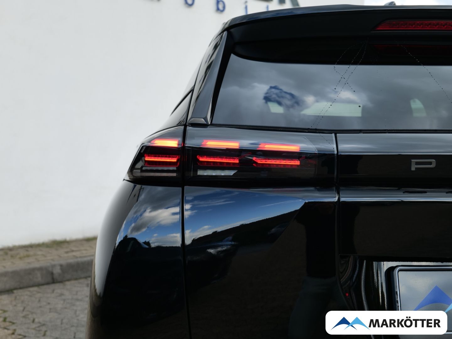 Peugeot 2008 1.2 Hybrid 145 Allure Black Apple/LED/Sitzh imagem 3