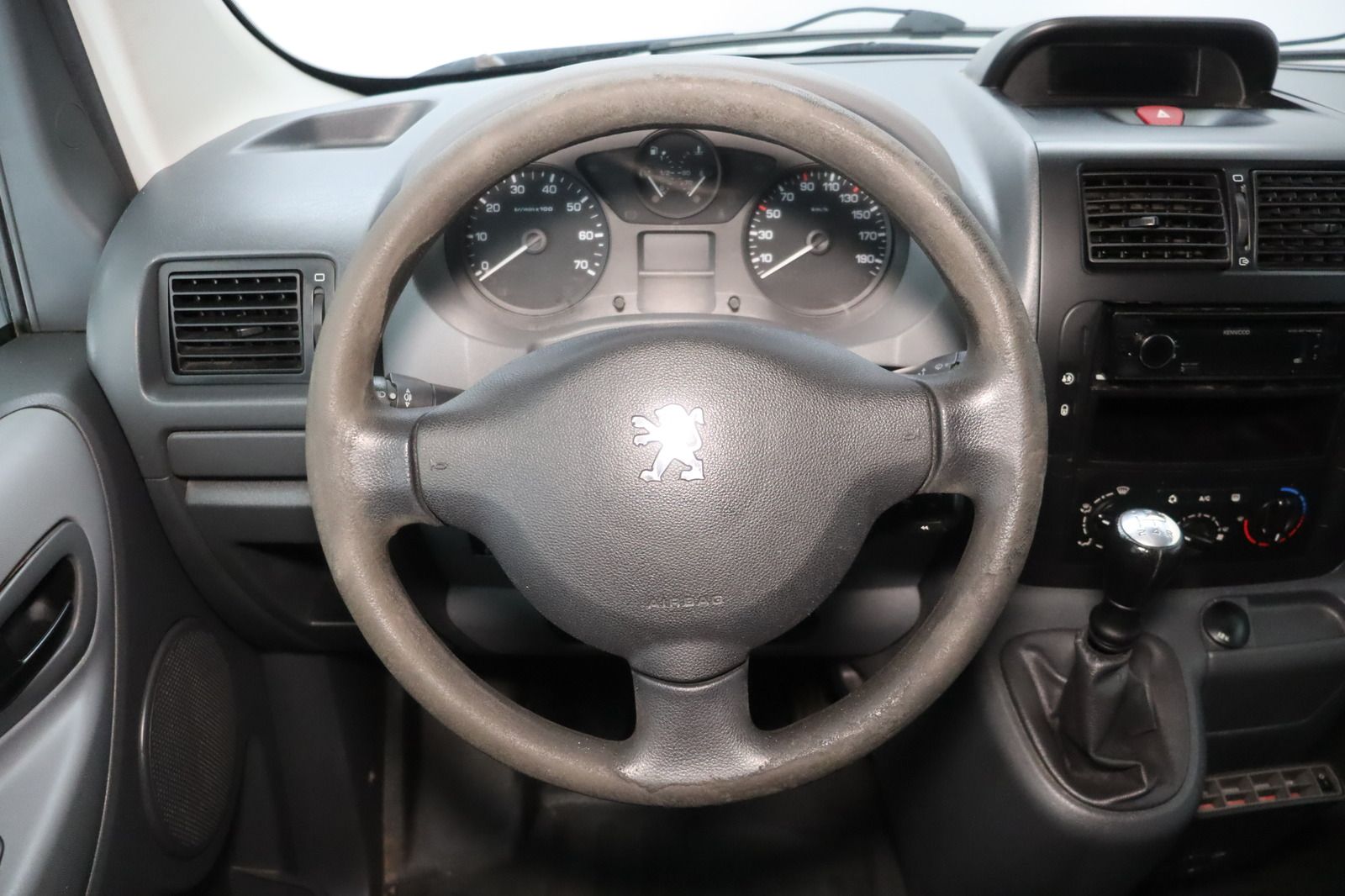 Fahrzeugabbildung Peugeot Expert Tepee 1.6HDI COOL 8 Sitzer