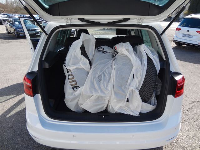 Fahrzeugabbildung Volkswagen Golf Sportsvan/Highline/1.Hand/DSG/Navi/Xenon/