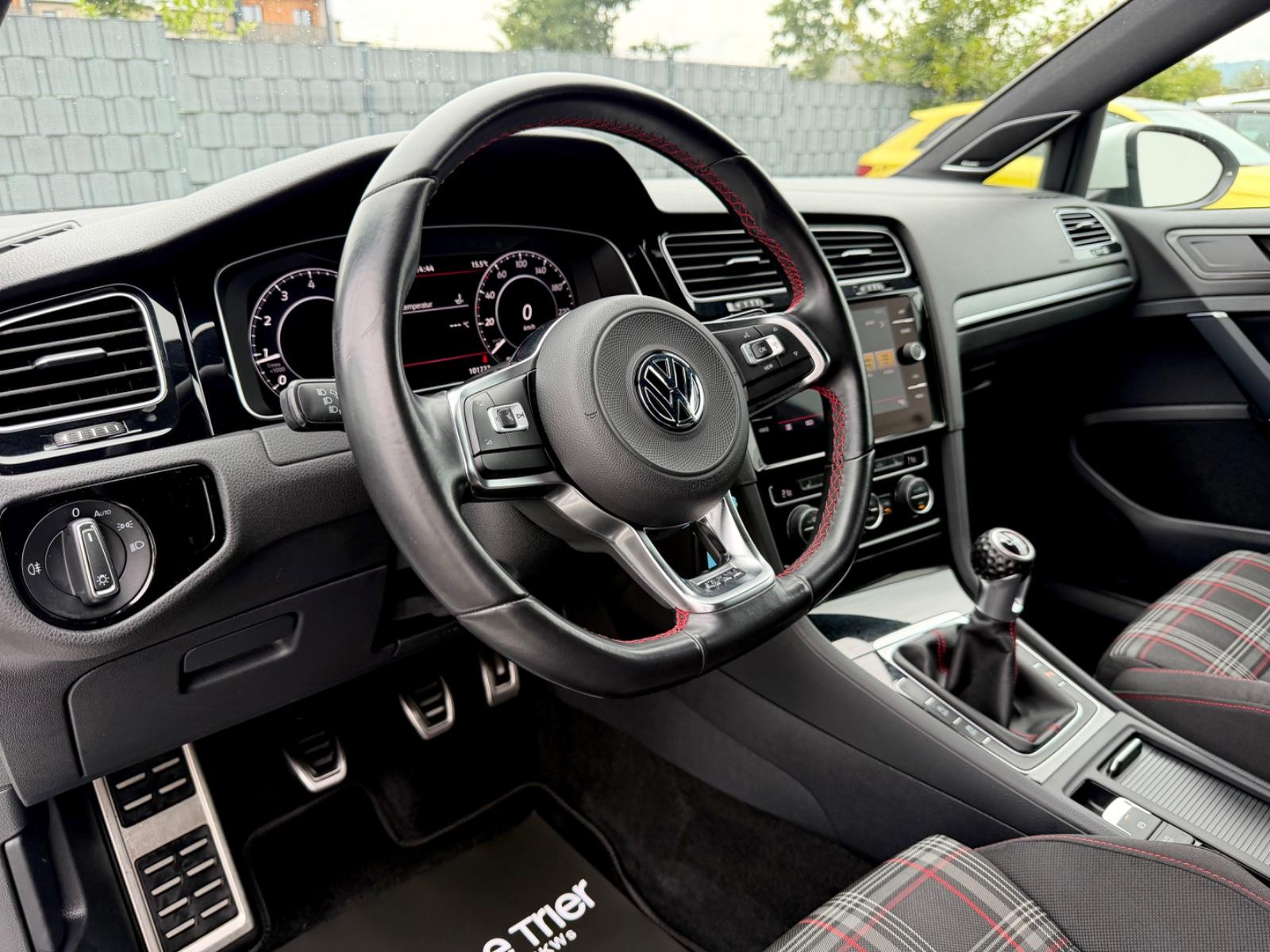 Volkswagen Golf 7 Lim. GTI Performance /LED/CAM/CARPLAY/