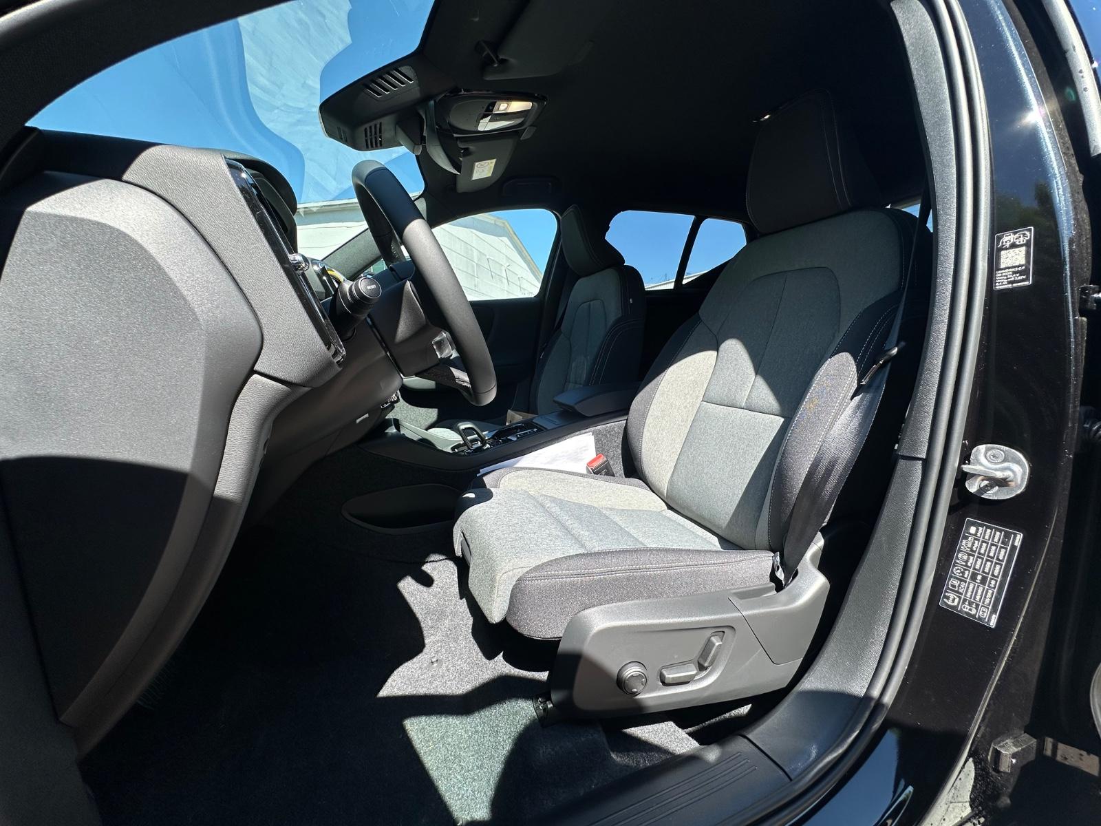 Volvo XC40 B3 BLACK EDT PLUS+360°CAM+LED+HK SOUND+20"