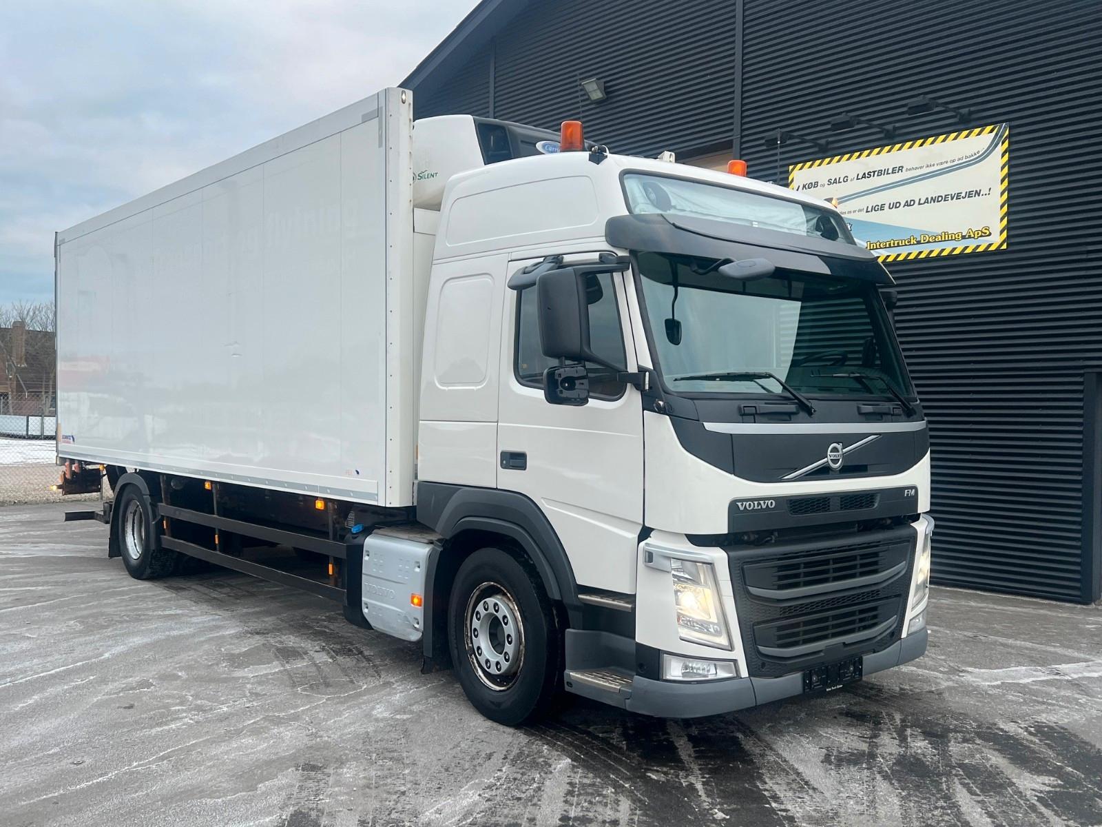 Volvo FM330 Globe mit Carrier Supra 850