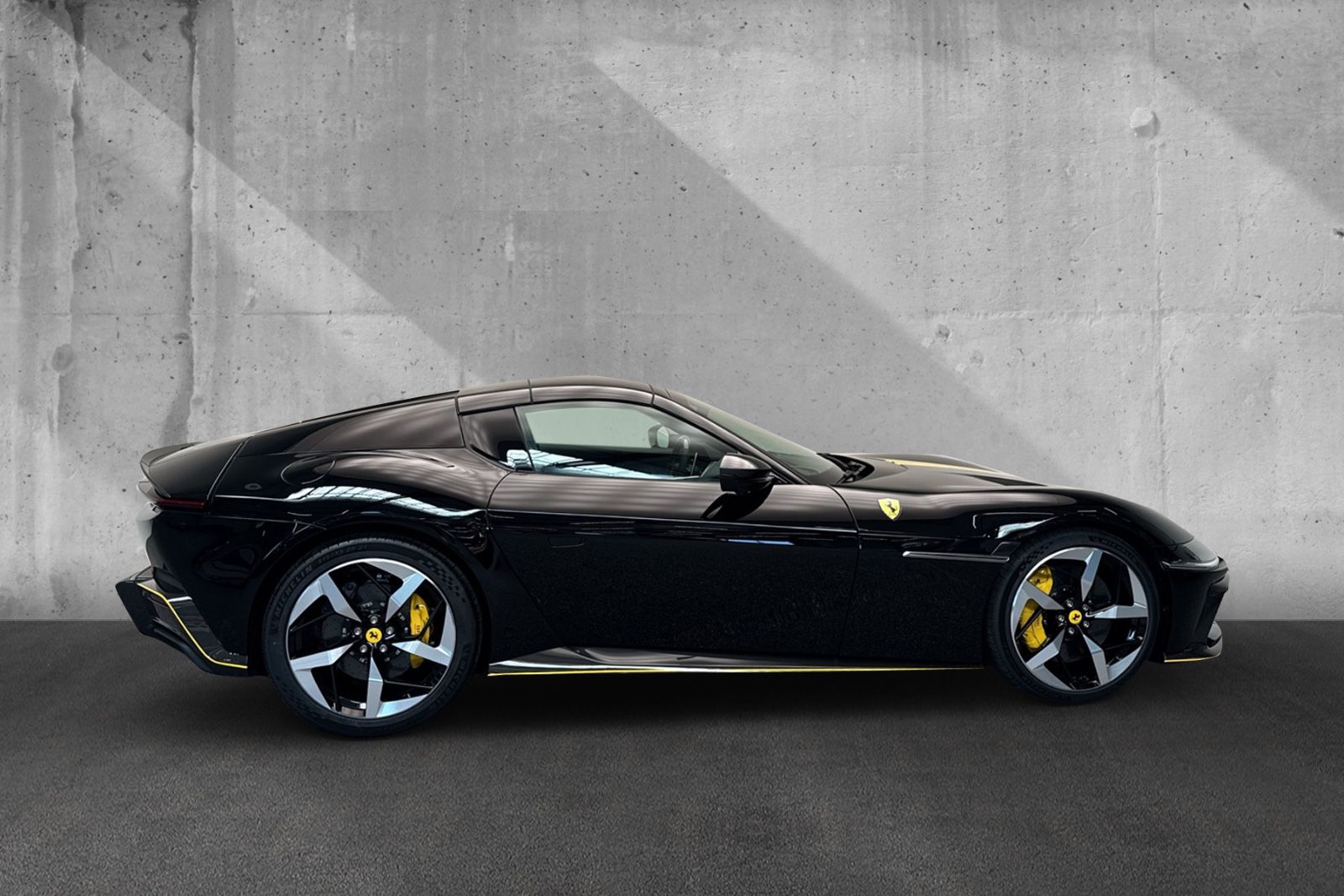 Fahrzeugabbildung Ferrari 12Cilindri Spider*Painted Stripe*Full Carbon*
