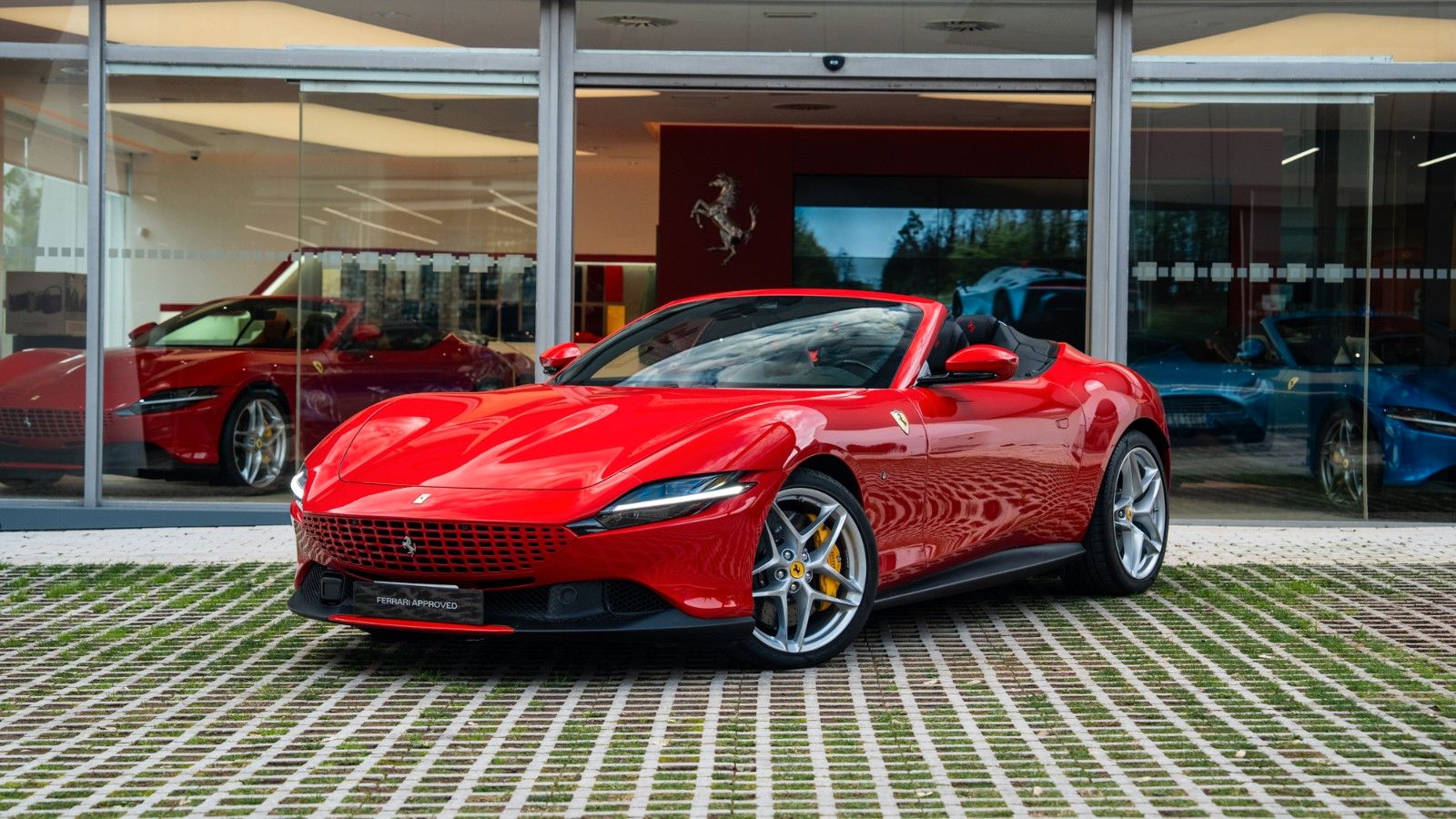 FERRARI Roma