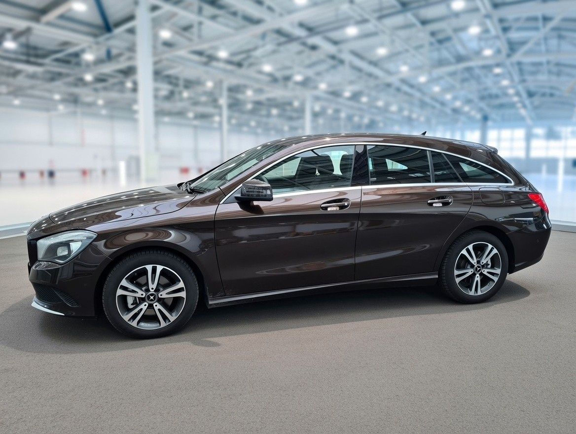 MERCEDES-BENZ CLA 180 Shooting Brake