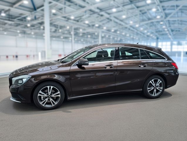 MERCEDES-BENZ CLA 180 Shooting Brake