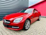 Mercedes-Benz SLK 200 - - Mercedes-Benz SLK 200: Rot