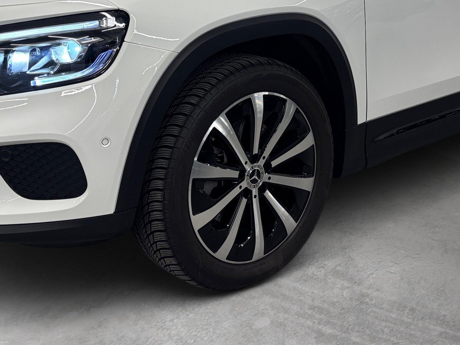 Fahrzeugabbildung Mercedes-Benz GLB 250 4M*Progressive*Night*LED*Kamera*Keyless*