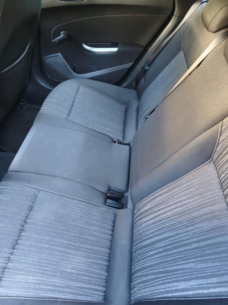 Opel Astra 2011 — photo 7