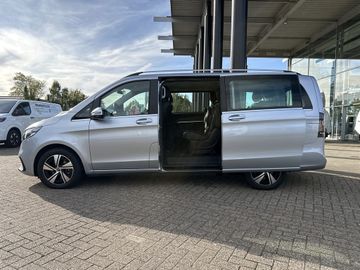 Mercedes V 220 - 8