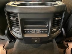 Fahrzeugabbildung Dodge RAM 1500 Limited Night LPG Rambox Dual-Taligate