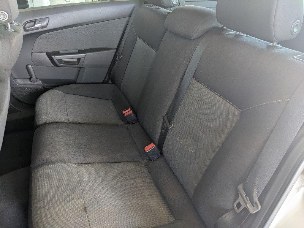 Opel Astra 2006 — photo 18