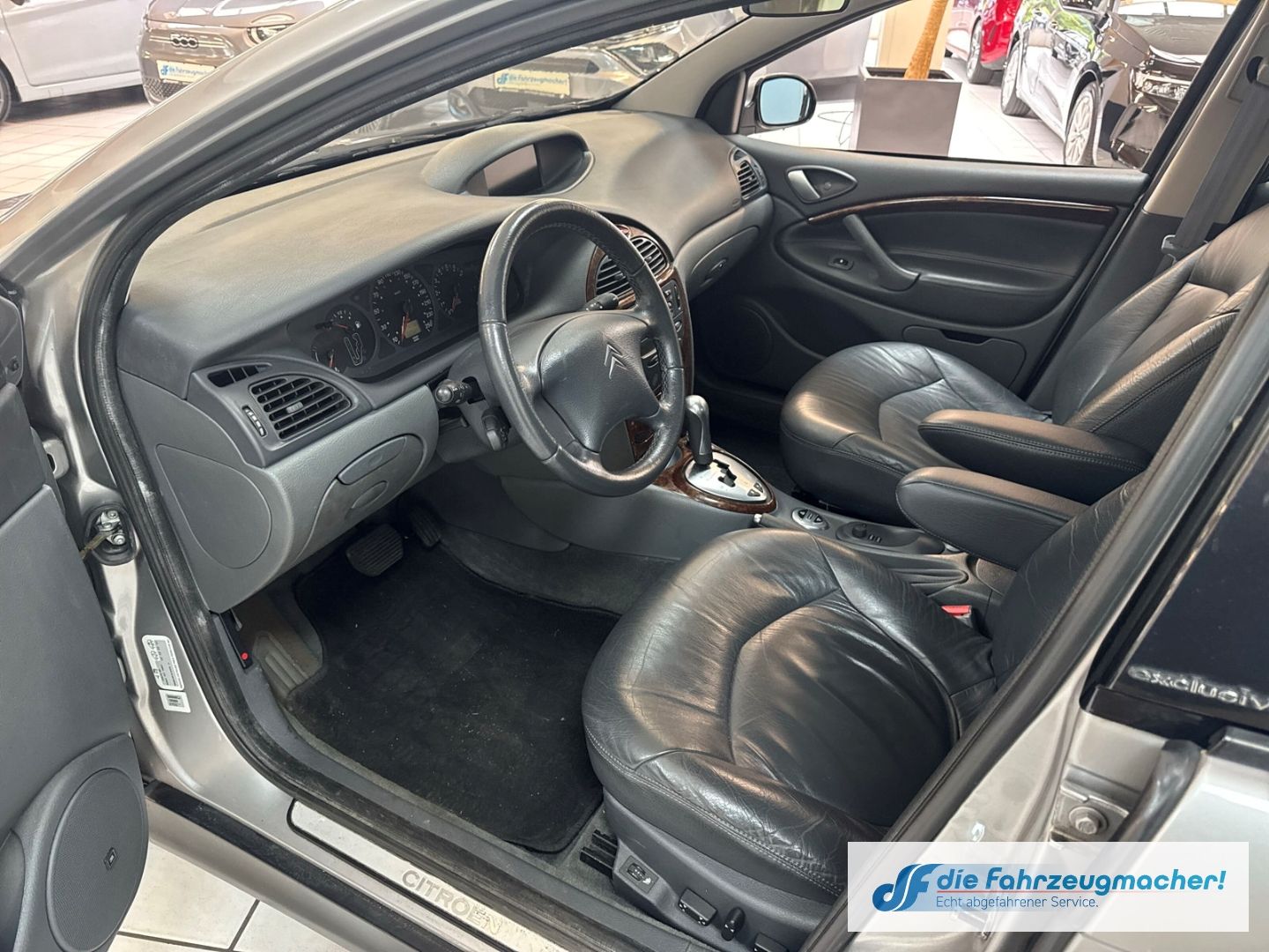 Fahrzeugabbildung Citroën C5 3.0 V6 Automatik Exclusive Navi Leder