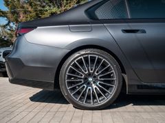 BMW 740 – 30 / 30