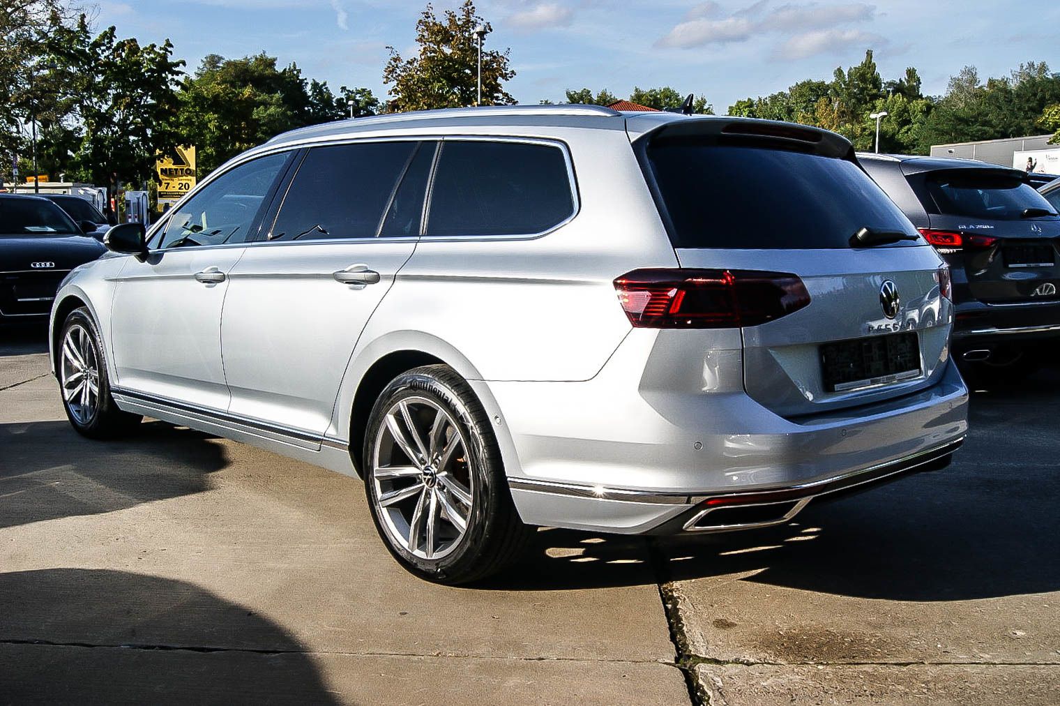 Fahrzeugabbildung Volkswagen Passat Variant 2.0 TDI Elegance VIRTUAL MATRIX