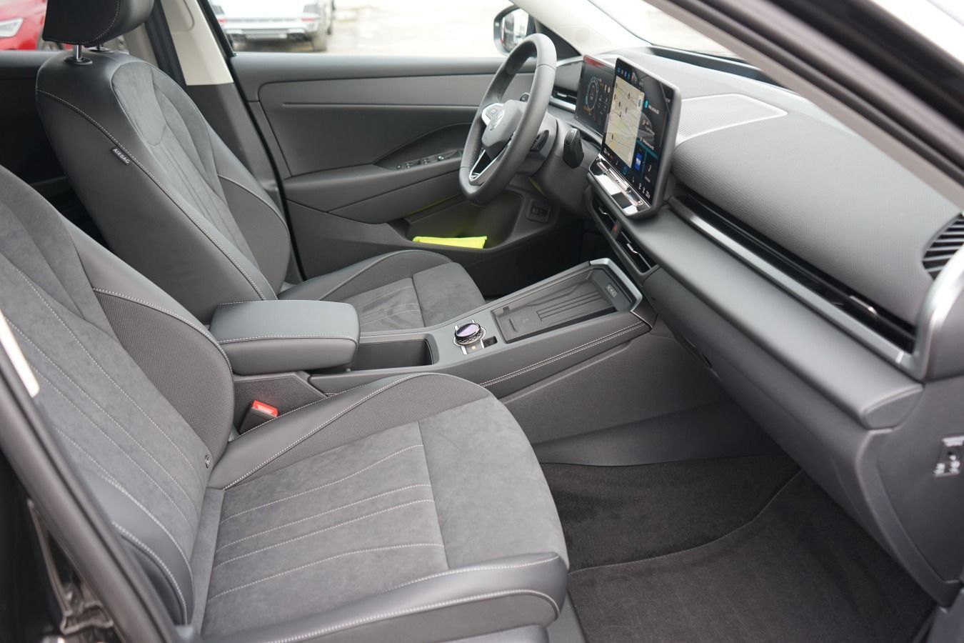 Volkswagen T-Roc - Bild 8