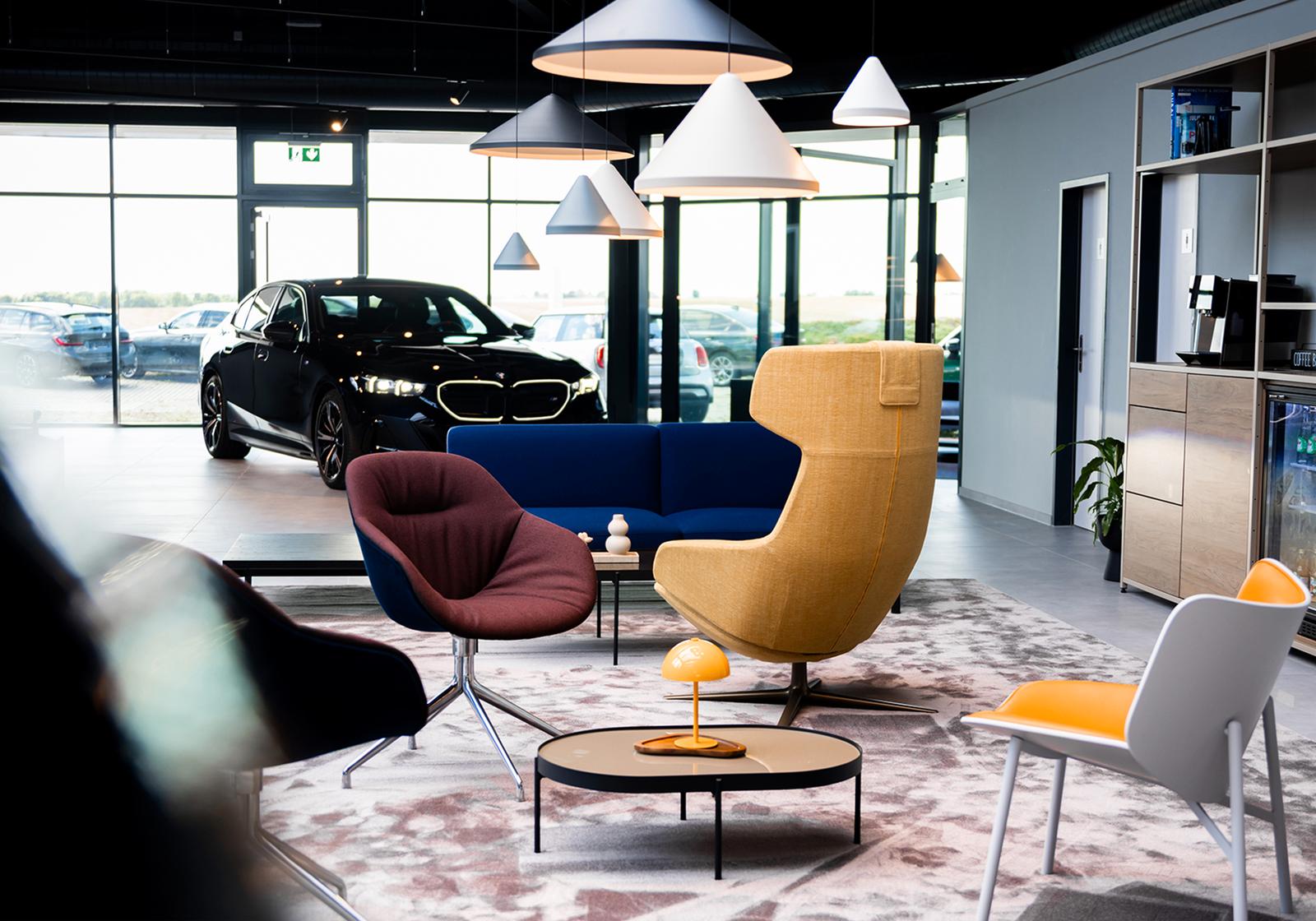 showroom-image-top